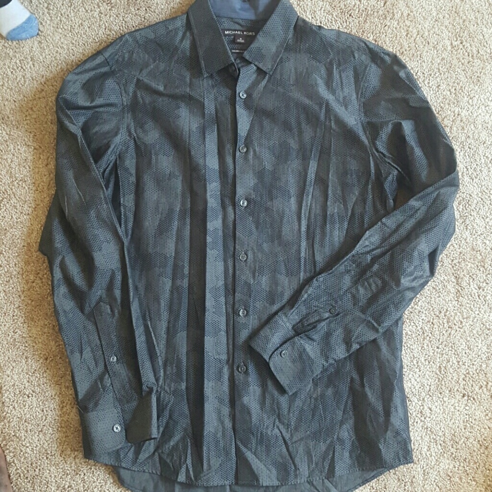 Shirts - Picture 7 of 8